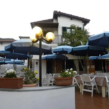 Dell'amicizia Ξενοδοχείο